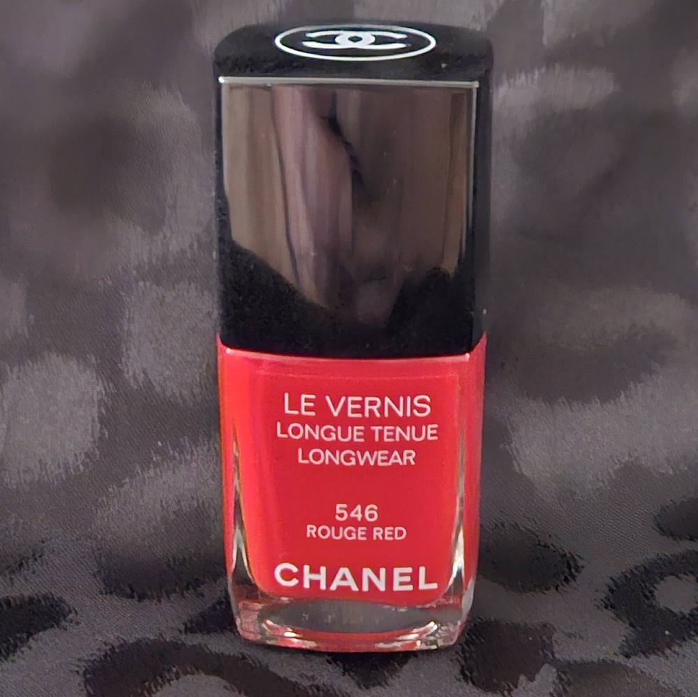 CHANEL Le Vernis Rouge Red Nail Polish